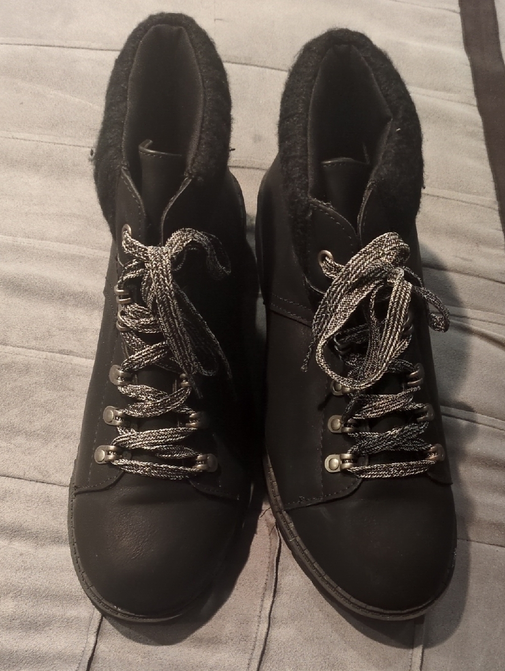Time and Tru Black Lace-Up Ankle Boots with Contrast Laces